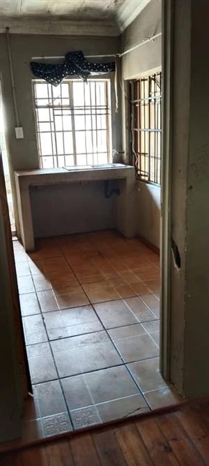Room to rent near KitKat