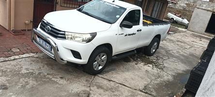 2017 Toyota hilux 2.4gd6 SRX 