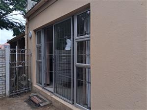 Charming Garden Flat in Sought-After Selborne – Modern, Private & Move-In Ready!