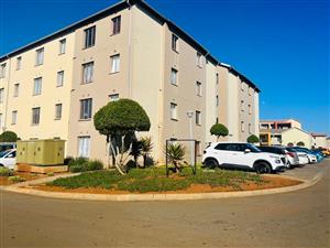 2 Bedroom Flat For rent in Jabulani Soweto