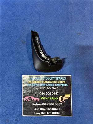 Kia Sedona Left Front Mud Flap