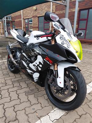 Suzuki GSXR 1000-K6