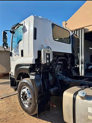 2013 Isuzu 28-360  Chassis cab for sale