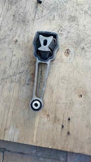 Volvo S60 D5 2012 Engine mounting for sale