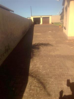 House Rental Monthly in Dawn Park