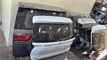 Kia Sonet tailgate and glass