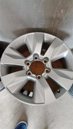 17inch Toyota Hilux/Fortuner original mag to use for spare 