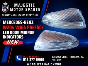 Mercedes-Benz W204 W164 Prefacelift LED Door Mirror Indicators for Sale – New