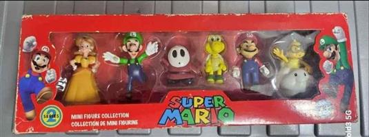 Mario bros Collectable box set