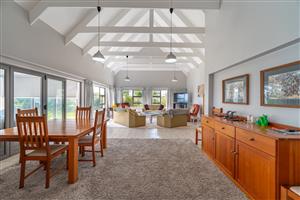 Exceptional value plus located in a quiet and sought after cul de sac. Let's go to the Links!