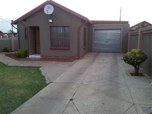 3 Bedroom House to Rent Lotus Garden 