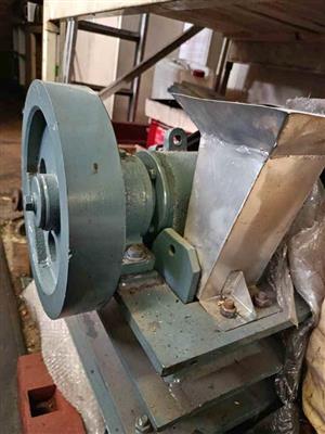 New Lab Crusher for sale