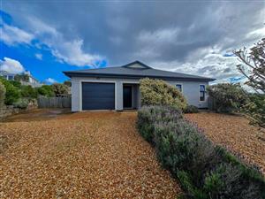 House For Sale in Still Bay West
