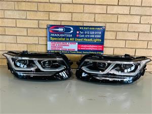 VW Tiguan (IQ light) left and right side xenon headlights (5 pin)