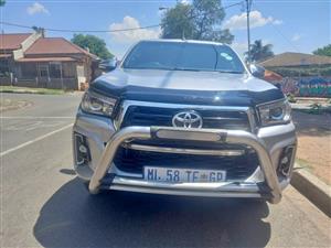 2019 Toyota Hilux 2.8Gd6 Double cab Diesel Automatic 4x4 Silver Canopy 107000kms 