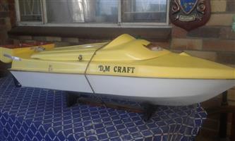 Bait boat very good condition DM CRAFT EXECUTIVE