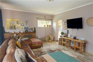 Family Comfort with Pool & Extras in Quiet Cul-de-Sac