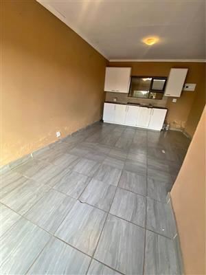 1 Bedroom Cottage for rent in Kensington 