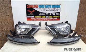 Citroen C3 Aircross left and right headlights and daylight running lights (2019)