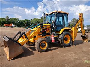 2022 JCB 3DX Plus 4X4 Backhoe loader
