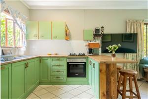 Luxury Non-distressed Harcourts Auction - Bidding to start from R1 030 000 and up!!