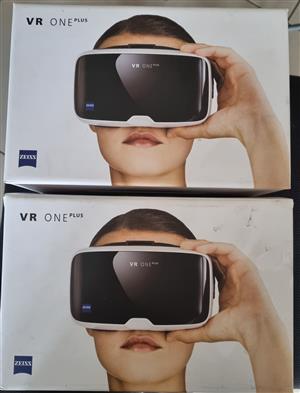 Zeiss VR One Plus Headset - Brand New