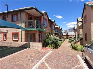 Townhouse For Sale in Alberton