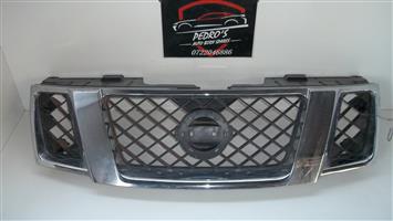Nissan Navara grille