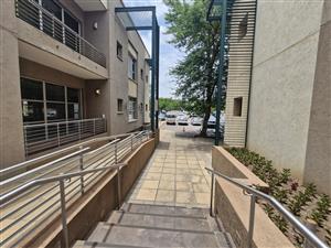 Immaculate serviced office space available immediatly