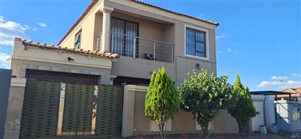 House For Sale in Buhle Park