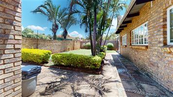 Charming 3-Bedroom Duet in an Upmarket Location