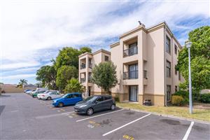 Apartment For Sale in Parklands