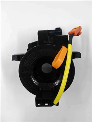 NEW HILUX D4D STEERING SPIRAL WITH CONTROLS 05-15 WILL WORK ON FORTUNER.