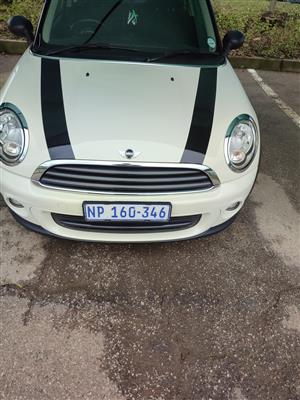 Mini one 2013 1.6 in excellent condition. Only 77000km on the clock.