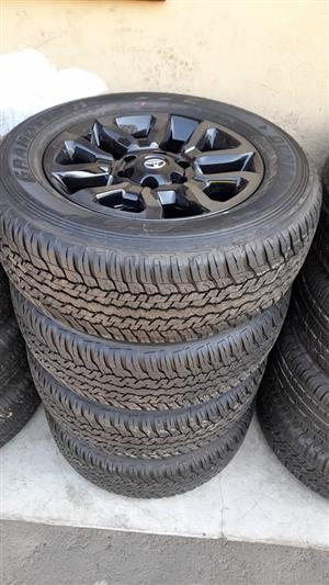 18inch Toyota Legend 50 Rs mag with 265/60/18 Dunlop A/T (90%) set WEEKEND SPECIAL 