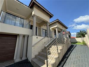 House For Sale in Golden Acres Estate