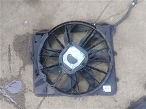 E90  323/325/323 radiator fan