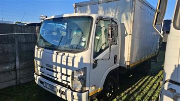 2014 Isuzu NPR300