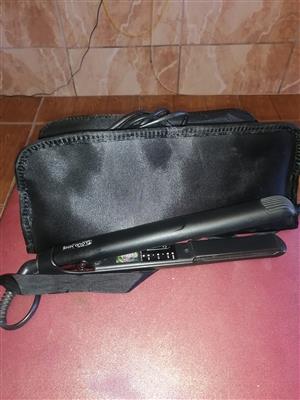 I hv a cloud9 hair straightener with the bag works very well. Heat resistant bag