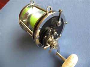 Penn 9/0 Senator reel for sale White handle