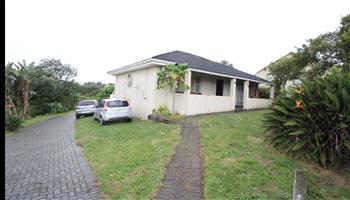 Spacious 3 bedroom home on a large erf in Summerpride