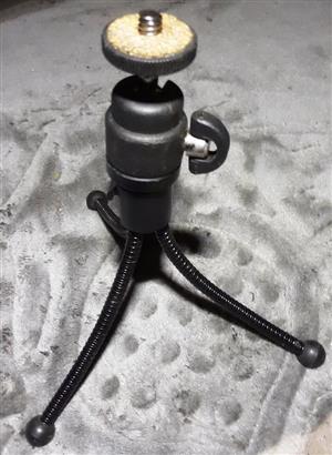 Generic - 2x Micro tripods/ball-heads with bendable legs