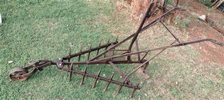 Vntage Antique Horse-Draw   mn Cultivator or Spring-Tooth Plow Harrow. 