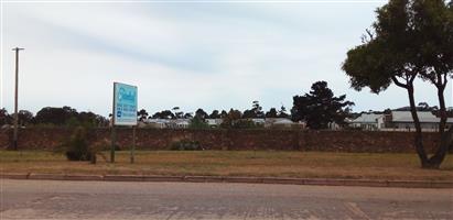 Commercially zoned vacant stand ’