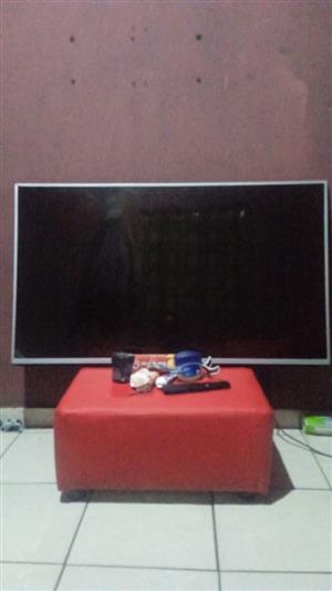 LG 4'9 plasma TV