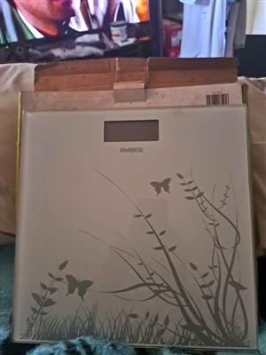 AMBER BATHROOM SCALE