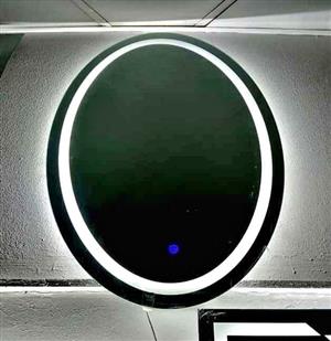 Oval round mirror with light
