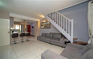 SPACIOUS, LOCK UP AND GO TWO FLOOR, LOFT APARTMENT