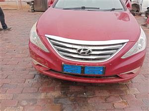 Hyundai Sonata 2.4 Gdi auto 2014 for stripping.