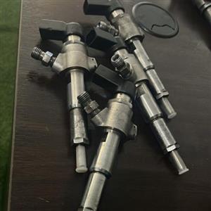 FORD FIGO DIESEL INJECTORS 